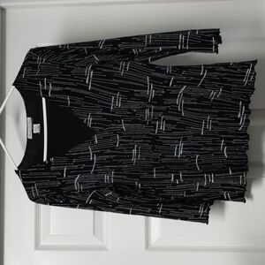 Stephen and Casey TM women size L sweater top blouse black and white
